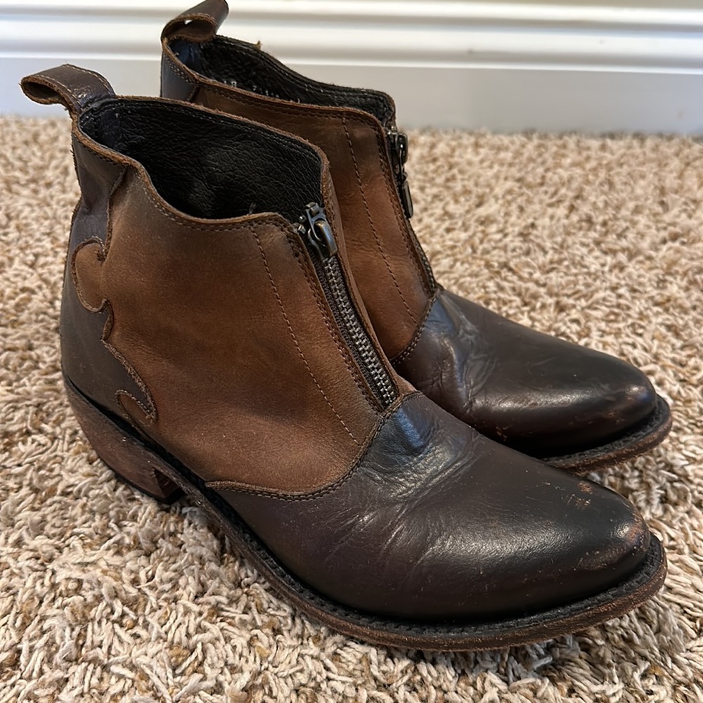 Liberty Black Distressed Ankle Boot - Size 6
